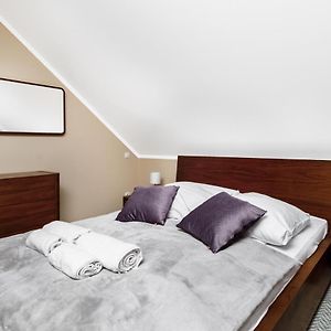 Pokój z łóżkiem king-size
